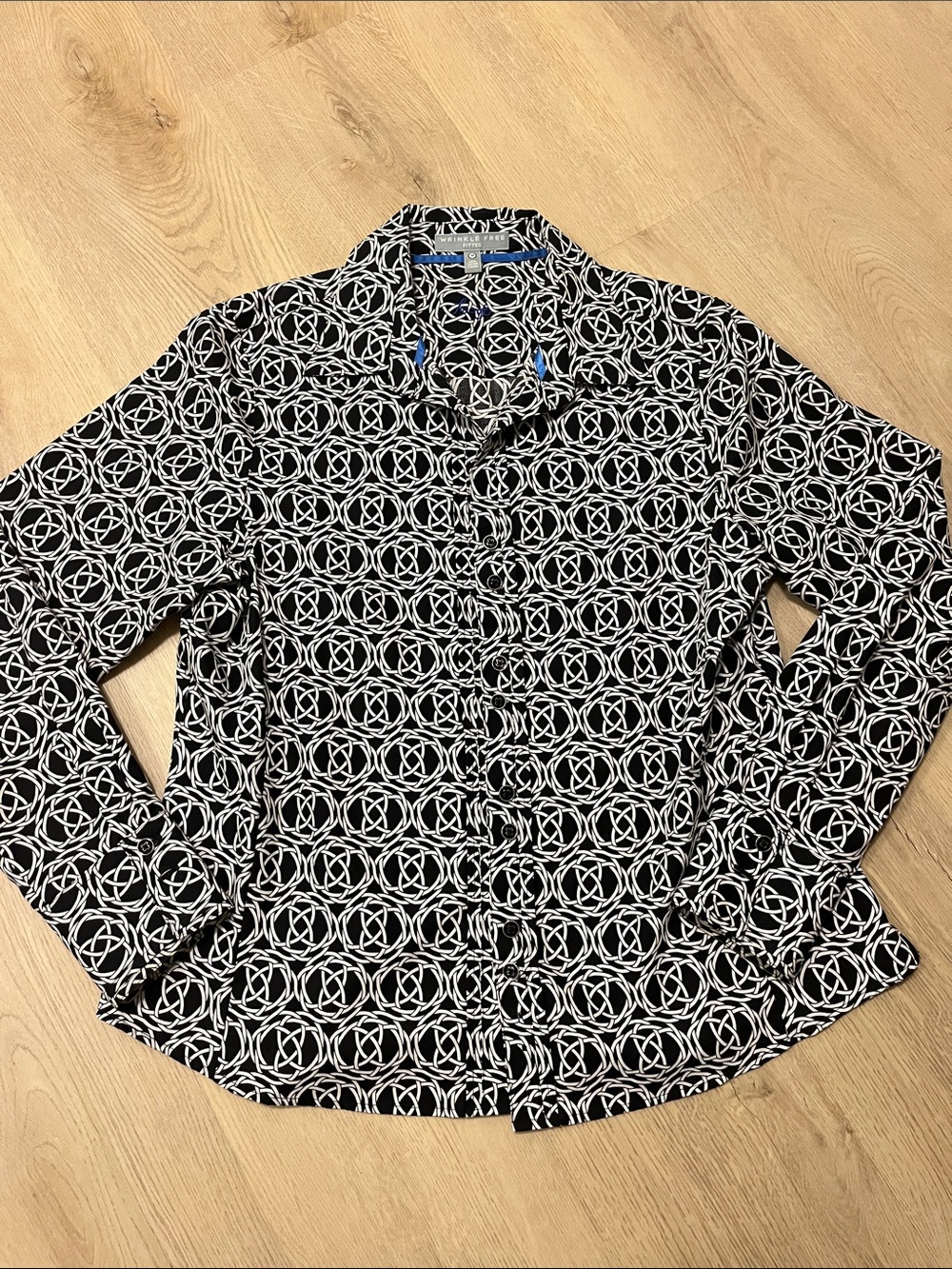 Foxcroft Women’s fitted wrinkle free Black & White Button-Up Shirt